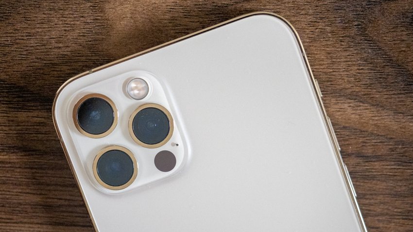 Apple iPhone 12 — 64GB