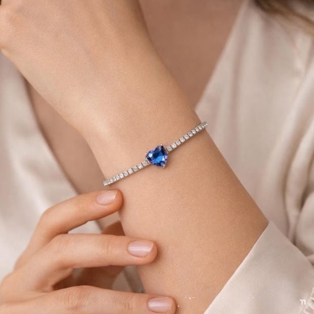 Luxury Customized Heart Shaped Birthday Stone Zircon Bracelet For Women