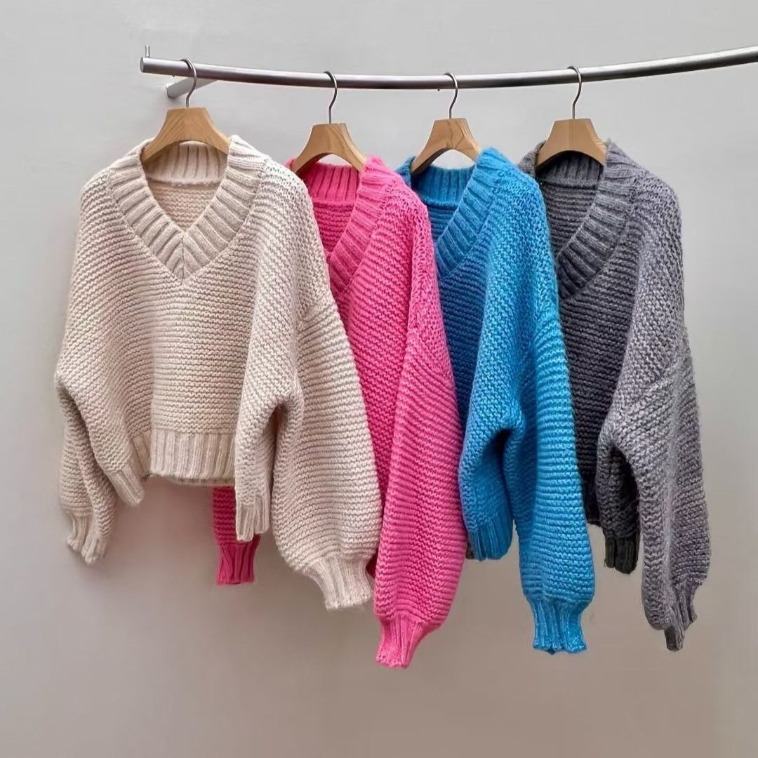 V-neck Loose-fit Long-sleeve Chunky-knit Sweater