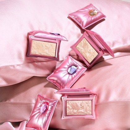 Tri-Color Eyeshadow Palette A Treasure-Like Pillow-Dream Highlighter Balm