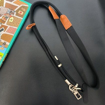 Small Earphone Case With A Lanyard To Prevent Loss, Also Suitable For Use As A Climbing Rope