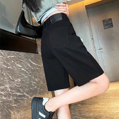 Black High-waisted A-line Capri Pants Loose-fit And Figure-flattering For Petite Frames